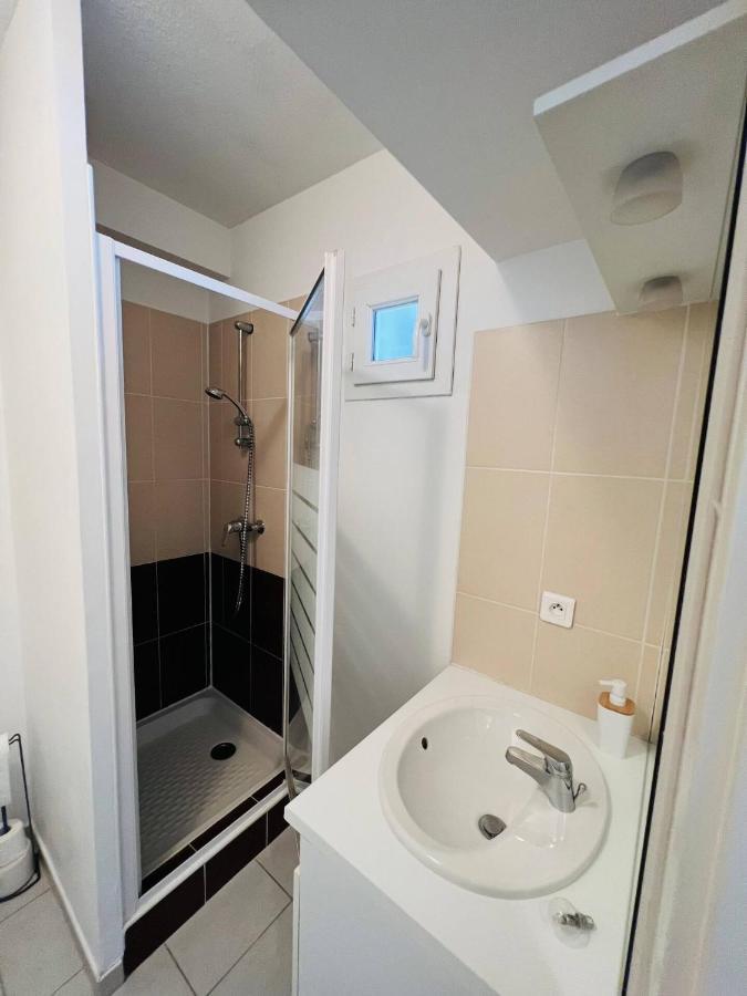 Appartement Studio Le 2, Free Parking, Free Wifi, Transports à Nîmes Extérieur photo