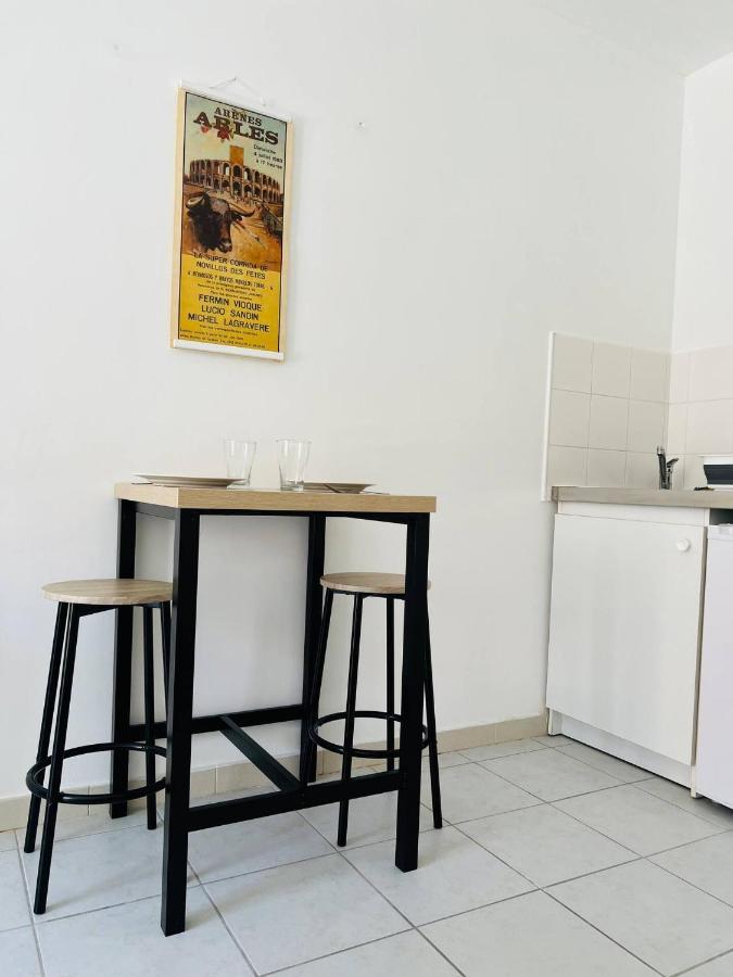 Appartement Studio Le 2, Free Parking, Free Wifi, Transports à Nîmes Extérieur photo