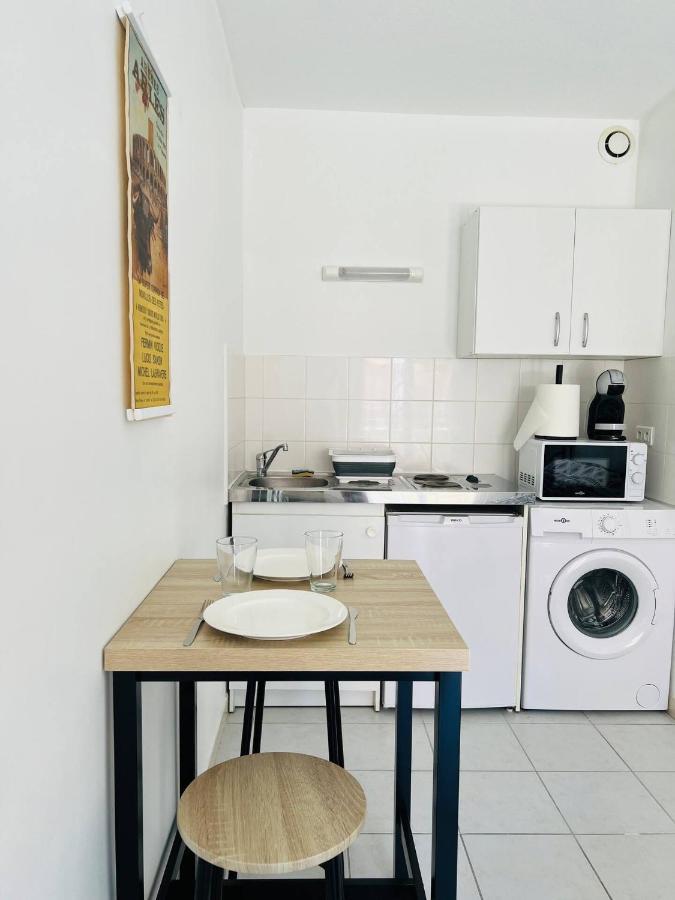 Appartement Studio Le 2, Free Parking, Free Wifi, Transports à Nîmes Extérieur photo